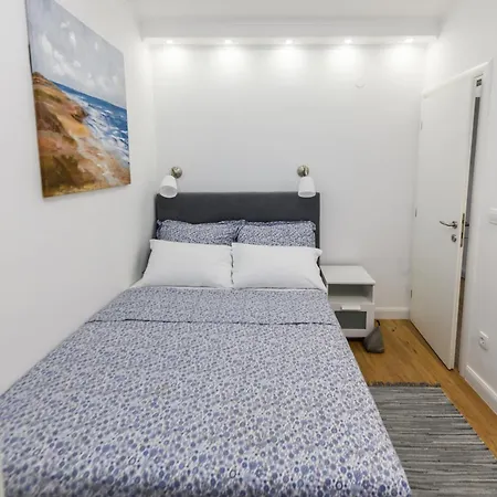 Miranda With Terrace And Bbq By The Sea