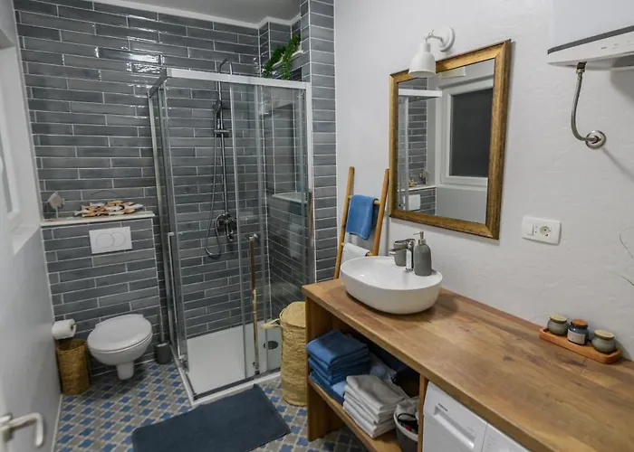 Miranda With Terrace And Bbq By The Sea *