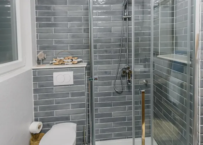 Miranda With Terrace And Bbq By The Sea Lejlighed