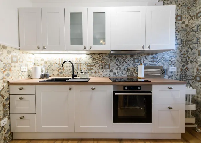 Miranda With Terrace And Bbq By The Sea Lägenhet