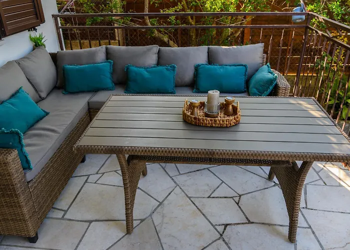 Miranda With Terrace And Bbq By The Sea Lägenhet