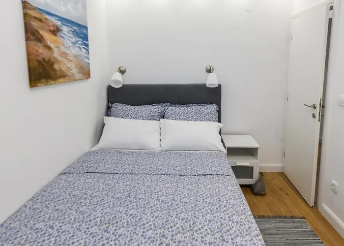 Miranda With Terrace And Bbq By The Sea