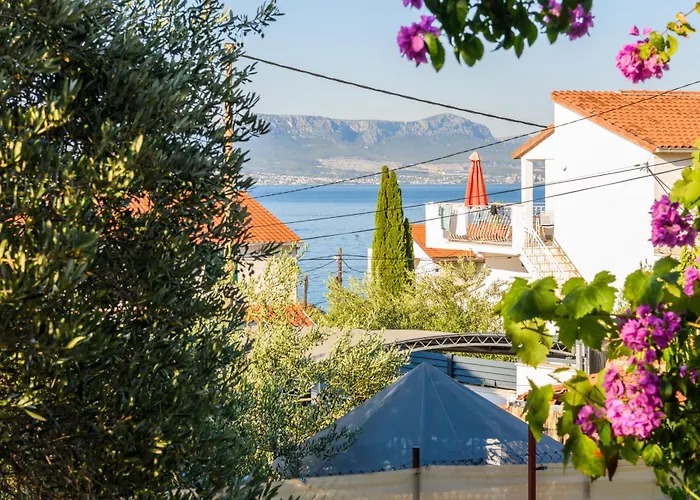 Miranda With Terrace And Bbq By The Sea Apartment Slatine